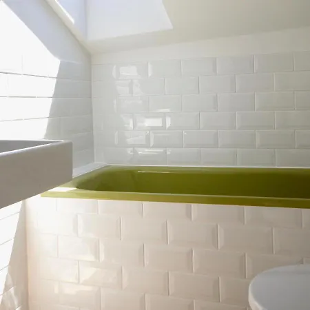 Ni Fravi Apartments, West