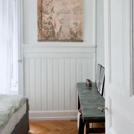 Appartamento Ni Fravi Apartments, West *