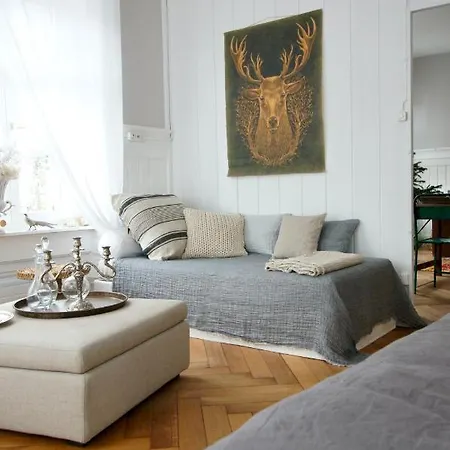 Ni Fravi Apartments, West Appartamento