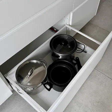 Ni Fravi Apartments, West דירה