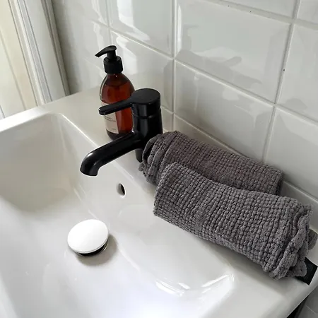 Ni Fravi Apartments, West דירה