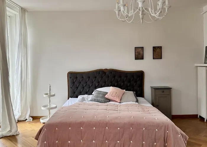 Ni Fravi Apartments, West