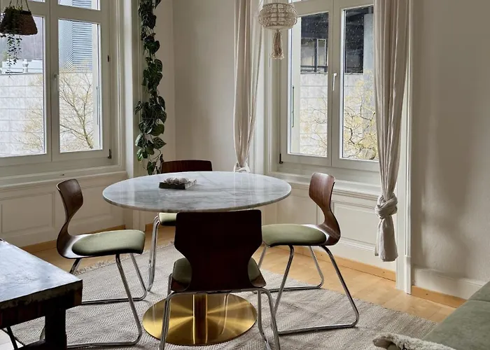 Ni Fravi Apartments, West Apartament