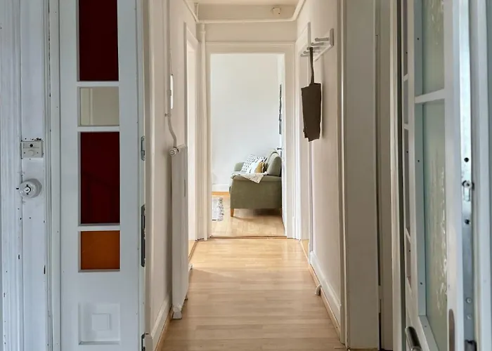 Ni Fravi Apartments, West *