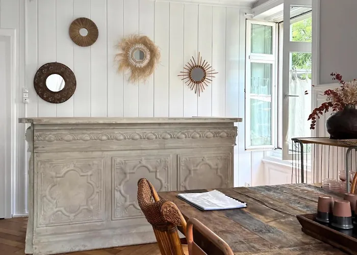 Ni Fravi Apartments, West Apartament