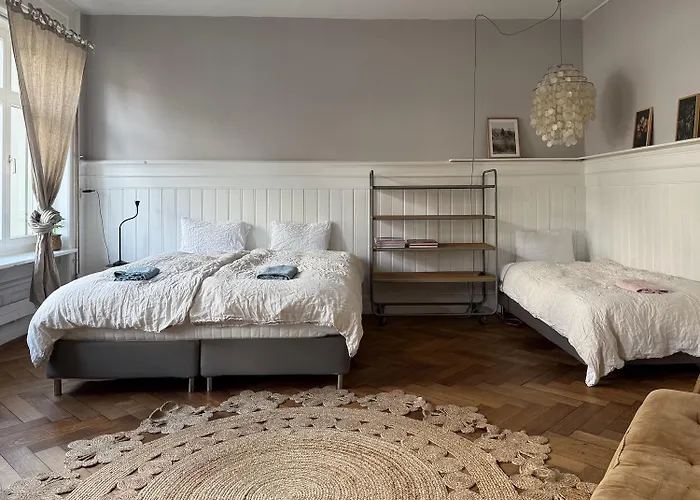 Ni Fravi Apartments, West Apartament *