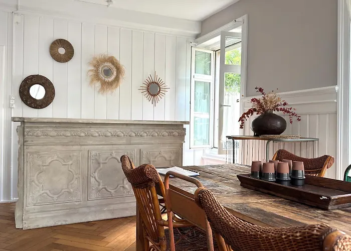 Apartament Ni Fravi Apartments, West