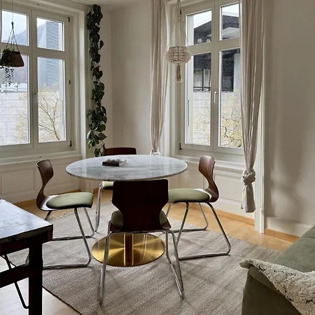 Ni Fravi Apartments, West Apartment
